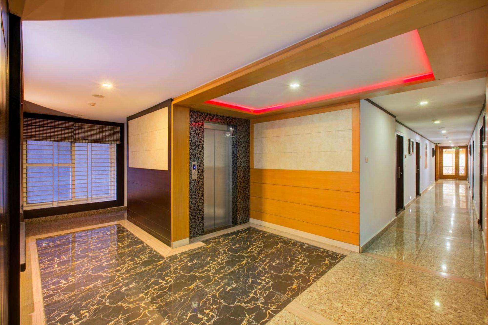 Super Townhouse Oak Jvh Hotel 班加罗尔 外观 照片